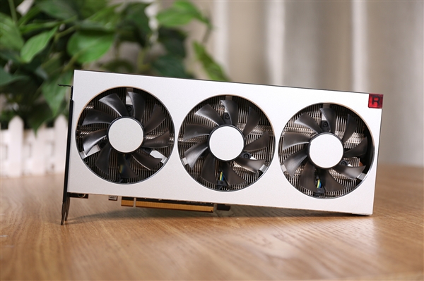 AMD 7nm划时代产品正式死亡！只活了半岁(1)